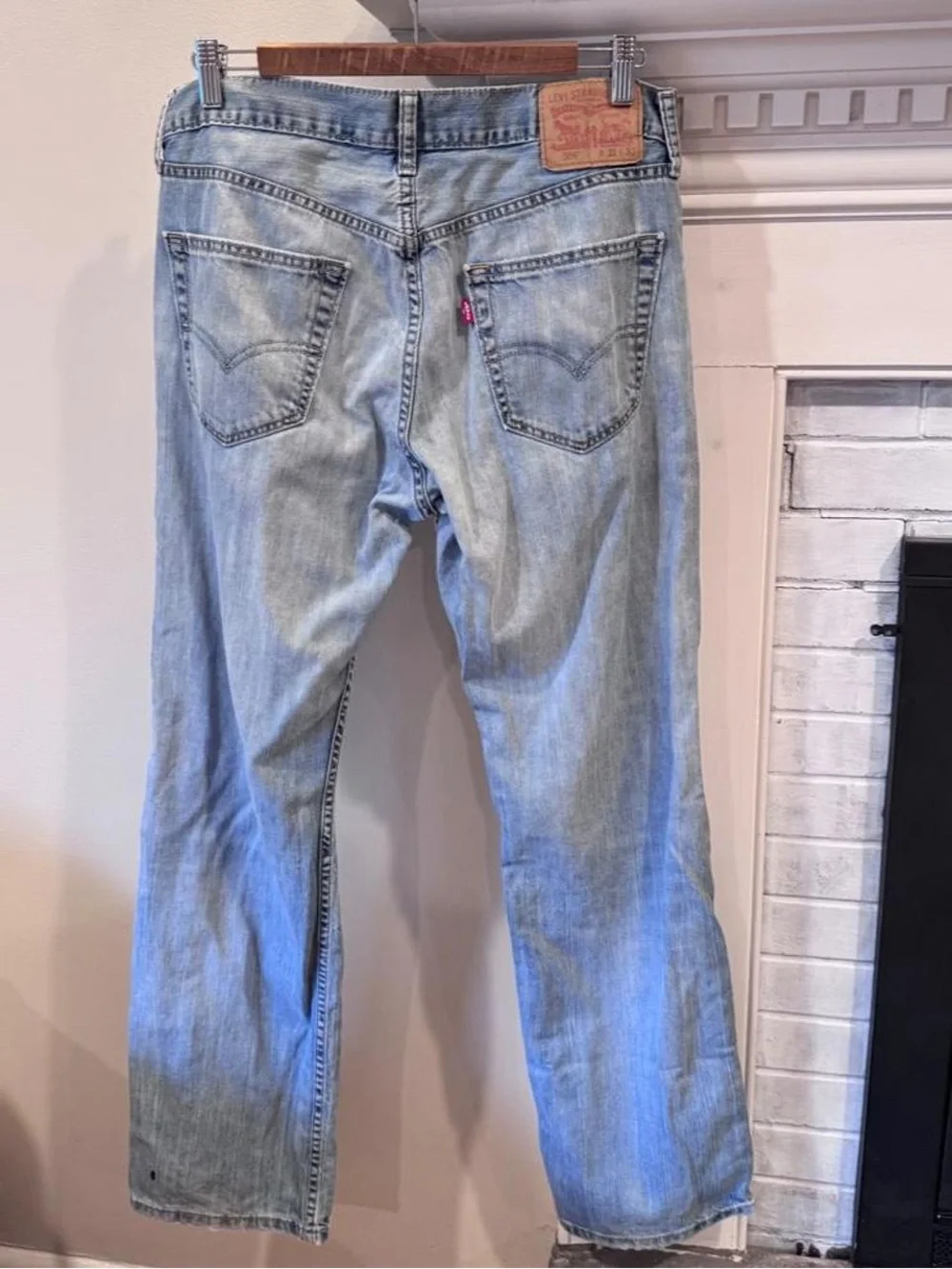 Levi’s 559 Distressed Light Wash Relaxed Straight Jeans 31x32